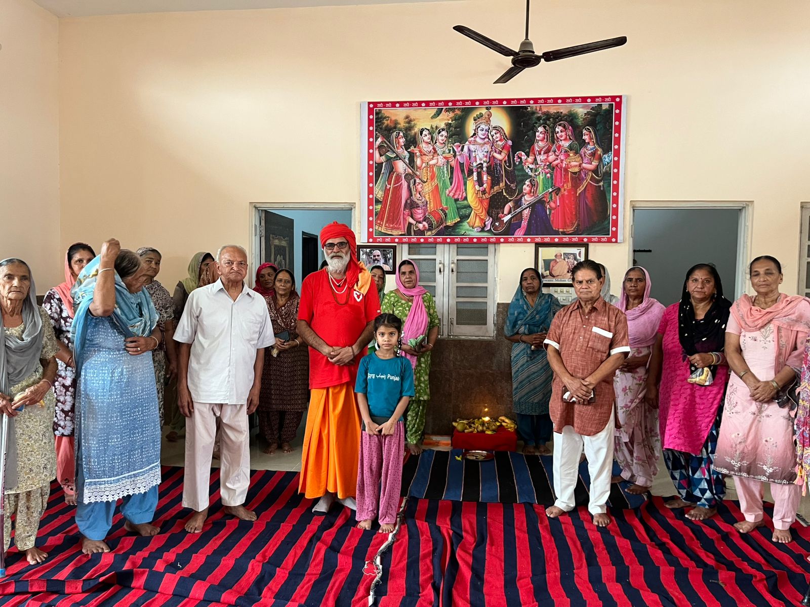 In the fourth week of Sawan, a religious function was organized in the ancient Jawala Puri temple under the leadership of Mahant Kamlesh Puri.